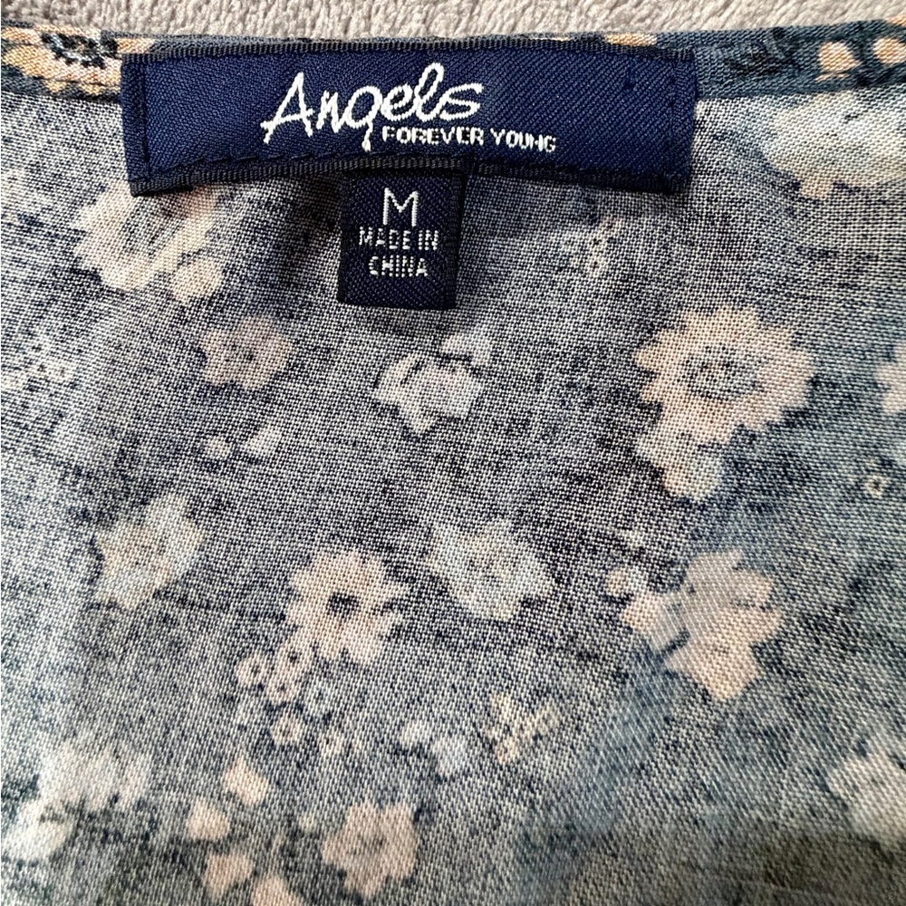Angels Forever Young Size Medium Navy Floral V-Neck Long Sleeve Blouse. - Picture 2 of 9
